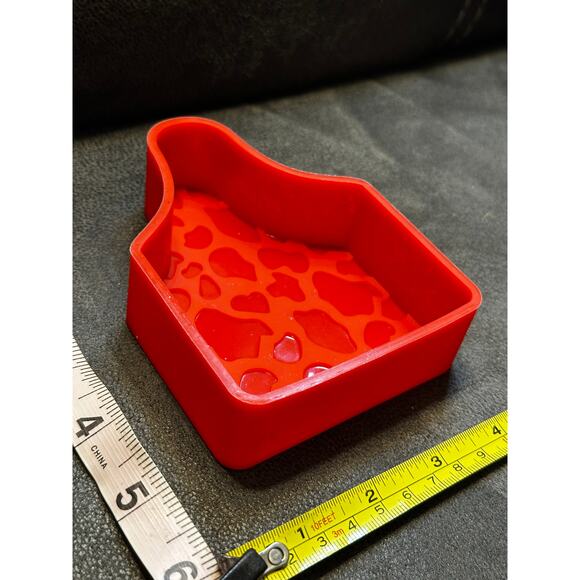 Dairy Cow Tag Silicone Freshie Mold – Red Apron Shape 🐄❤️ - Picture 4 of 4